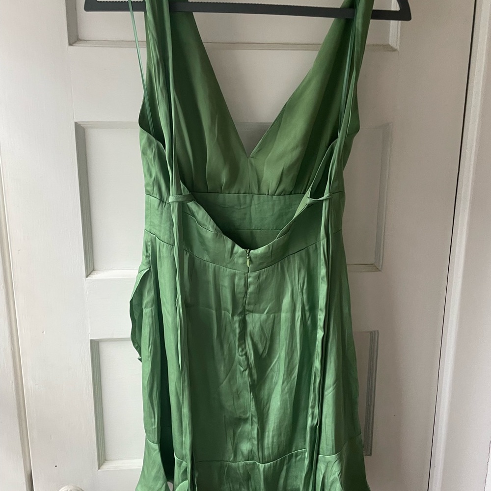 Lelis NWT green halter cocktail dress